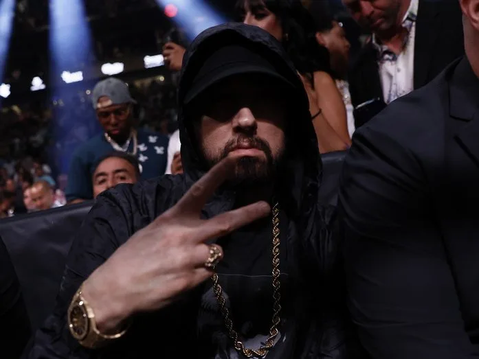 Ο Eminem και η Rihanna στο βιντεοκλίπ του τραγουδιού The Monster που ξεπέρασε το 1 δισεκατομμύριο προβολές.