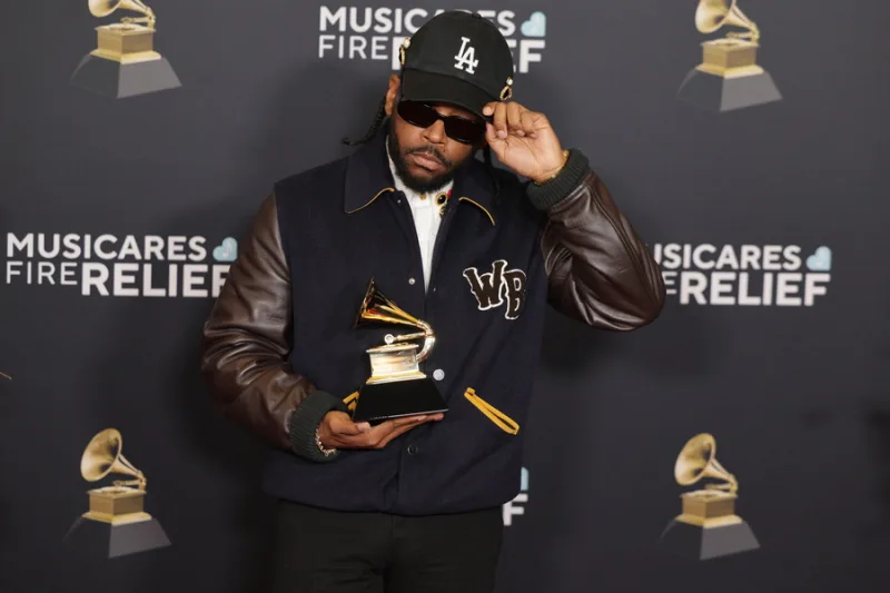 Οι ράπερ Drake και Kendrick Lamar σε κολάζ για τη δικαστική διαμάχη τους σχετικά με το τραγούδι Not Like Us.
