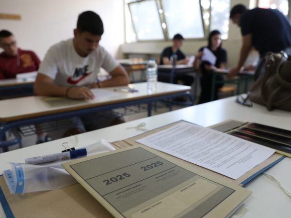 Στο τραπέζι η κατάργηση των Πανελλαδικών Εξετάσεων – Προς νέο σύστημα με Εθνικό Απολυτήριο