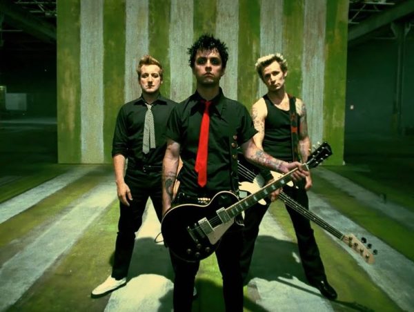 Το American Idiot των Green Day 20 χρόνια μετά και ακόμη… επαναστατεί