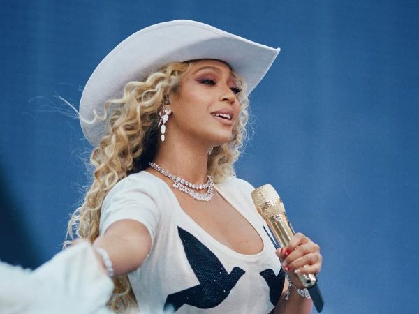 Grammy hack: Οι stars σε πολλά ταμπλό… στο δρόμο που χάραξε η Beyoncé