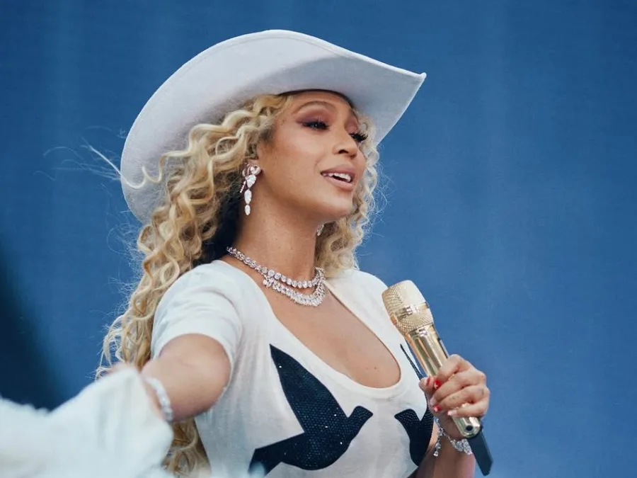 Η Beyoncé σε φωτογραφία από τον προσωπικό της λογαριασμό στο Instagram για τα βραβεία Grammy.