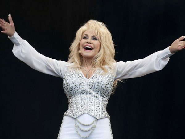 Η Freida Parton, μετά τις «προσευχές» που ζήτησε, τι λέει για την υγεία της Dolly