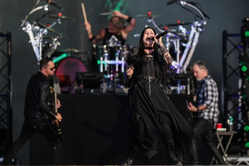 Το συγκρότημα Green Day για την επέτειο 20 χρόνων του άλμπουμ American Idiot.