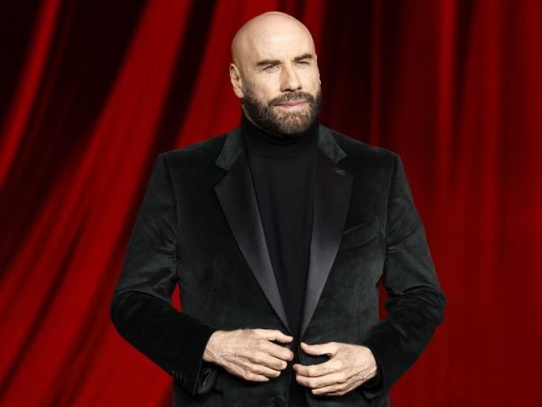 Ο John Travolta και η Melissa Barrera παλεύουν για τη ζωή τους στο Black Tides