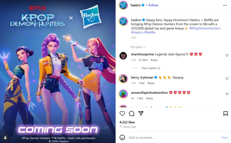 Τρεις κοπέλες από το KPop Demon Hunters της Netflix και της Hasbro παρουσιάζονται σε διαφημιστικό υλικό για παιχνίδια.