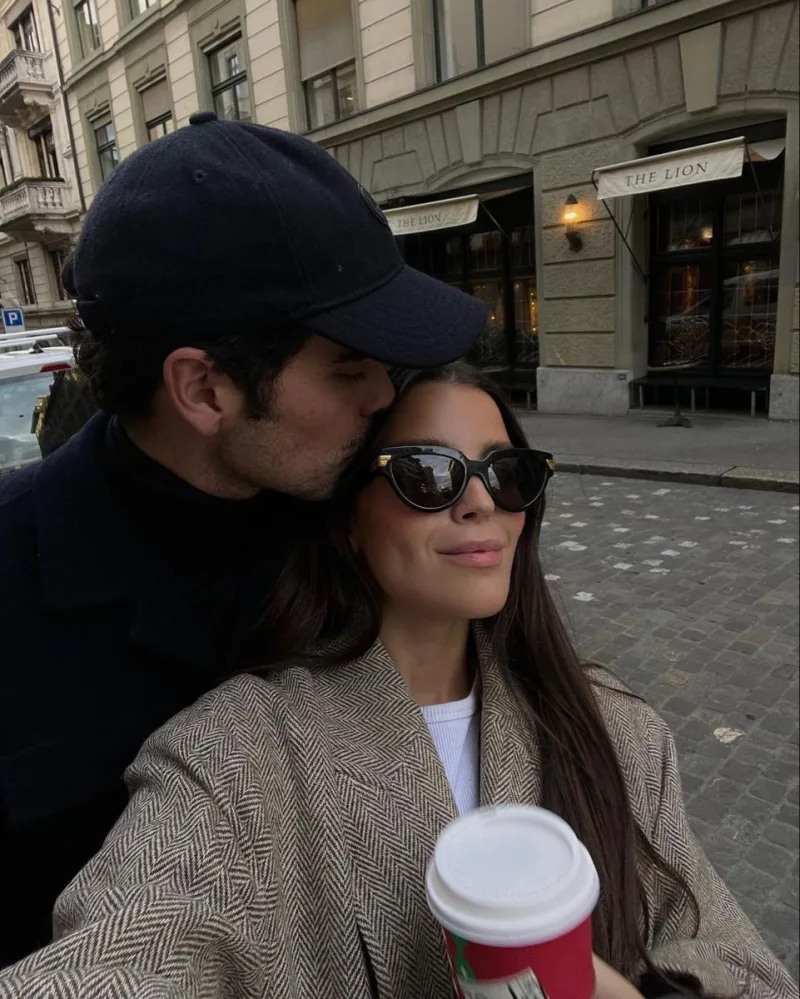 Monkey-Barring: Το τοξικό dating trend της Gen Z