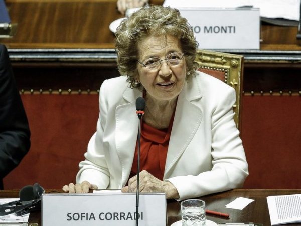 Η Σοφία Ζαχαράκη αποχαιρετά τη Sofia Corradi, την εμπνεύστρια του Erasmus