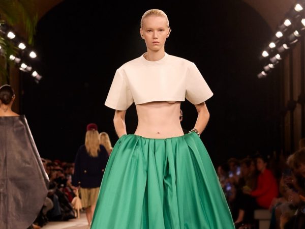 Τα 6 fashion trends από την Εβδομάδα Μόδας του Παρισιού που πρέπει να κάνεις screenshot για την άνοιξη