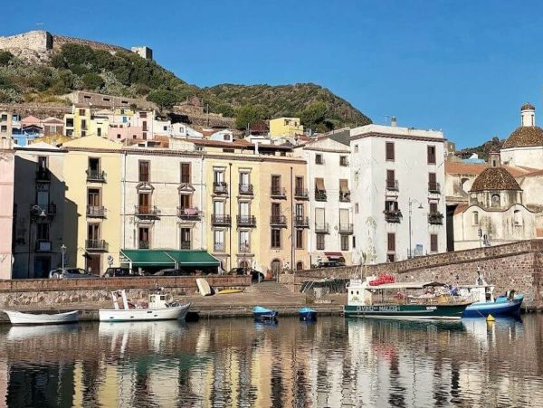Η Σαρδηνία δίνει 15.000 ευρώ σε όσους θέλουν να μετακομίσουν στο νησί