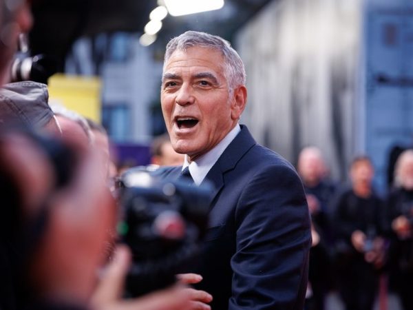 Ο George Clooney αναπολεί την… κατσάδα του Frank Sinatra