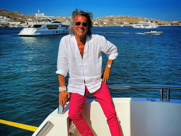 Η νοσταλγία σε άλλο level! Σπάνιο κλικ από τα 90s με Ψινάκη, Ρουβά, Βίσση και Καρβέλα