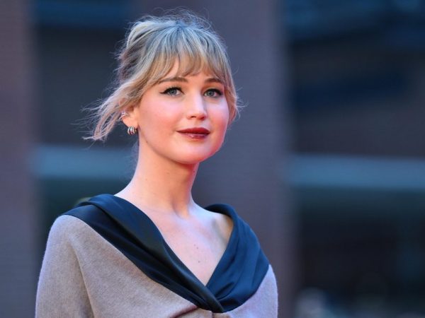 Jennifer Lawrence: Γιατί θέλει να κάνει άμεσα αυξητική στήθους