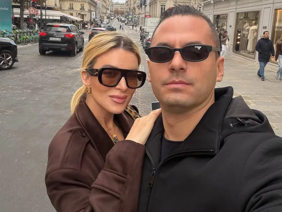Paris calling! Ρομαντικό ταξίδι στην Πόλη του Φωτός για Καινούργιου & Κουτσουμπή - Δείτε φωτογραφίες