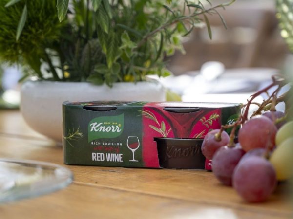 Μια βραδιά αφιερωμένη στη γεύση: Η Knorr παρουσίασε τους νέους Σπιτικούς Ζωμούς με εκχύλισμα κρασιού