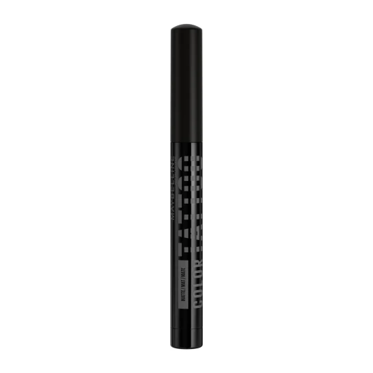 Μαύρο στικ σκιάς ματιών Maybelline Color Tattoo σε λευκό φόντο.