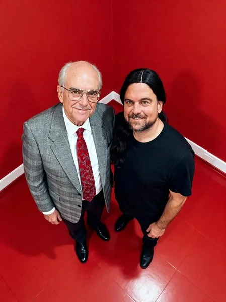 Ο Νικόλας Ράπτης σε φωτογραφία από τα social media για το viral AI trend με Έλληνες celebrities.