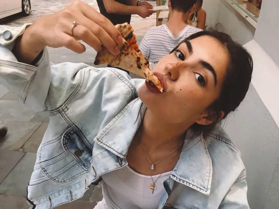 Από το TikTok στην κουζίνα σου: Η pizza mug είναι το νέο αγαπημένο και γρήγορο snack της Gen Z