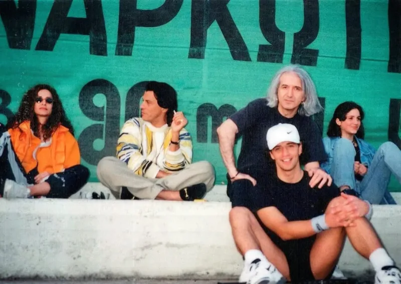 Η νοσταλγία σε άλλο level! Σπάνιο κλικ από τα 90s με Ψινάκη, Ρουβά, Βίσση και Καρβέλα
