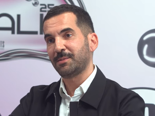Ο Δημήτρης Πέτρου στο MadWalk TV: «Ένα ρούχο πρέπει να μπορεί να φορεθεί ξανά και ξανά»