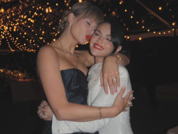 Selena Gomez: Οι νέες φωτογραφίες από τον γάμο της και η αποθέωση στη Taylor Swift
