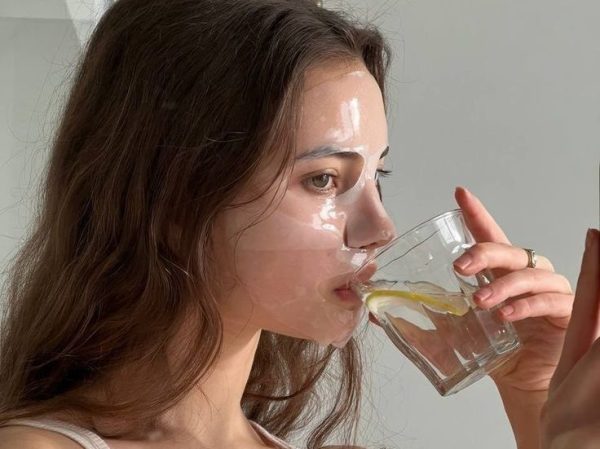 Ξεχνάς να πίνεις νερό τον χειμώνα; 7 τρόποι για να το κάνεις καθημερινή συνήθεια