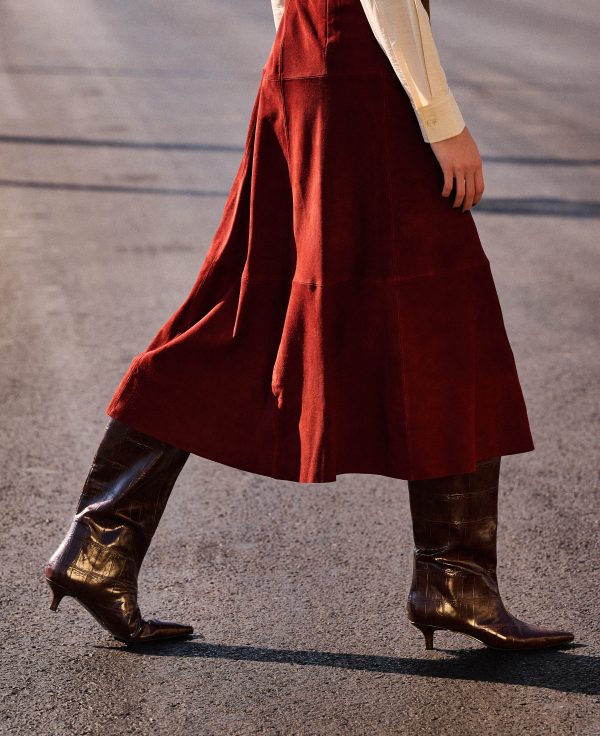 Exé FW25-26: Θηλυκότητα και δυναμισμός με statement boots που καθορίζουν τη σεζόν