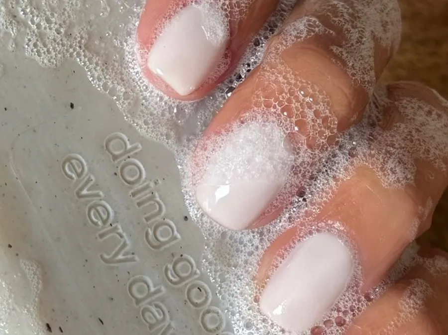 vanilla_nails