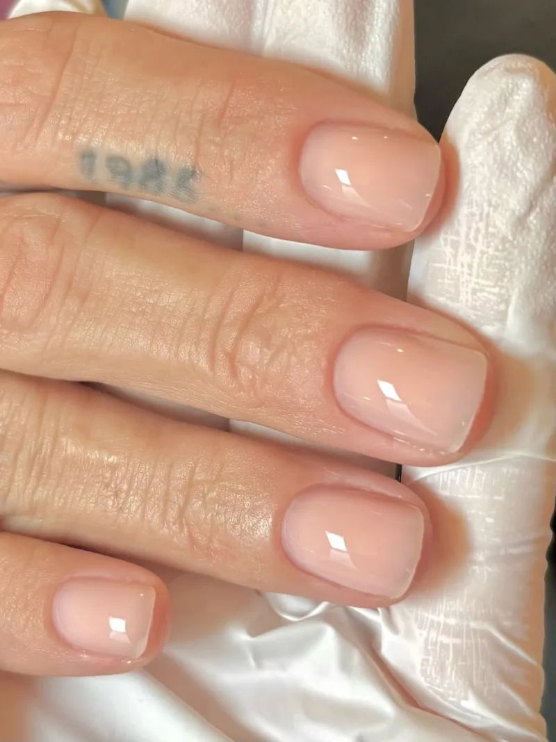 vanilla_nails