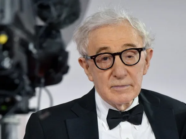 Ο σκηνοθέτης και συγγραφέας Woody Allen, με αφορμή την κυκλοφορία του νέου του βιβλίου What’s with Baum?.