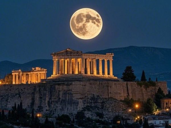 Υπερπανσέληνος Οκτωβρίου: Το πιο εντυπωσιακό φεγγάρι της χρονιάς