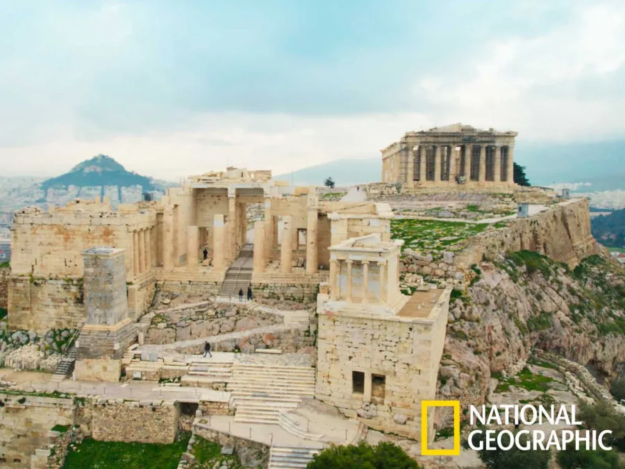 Άποψη της Ακρόπολης των Αθηνών με τον Παρθενώνα και τα Προπύλαια.