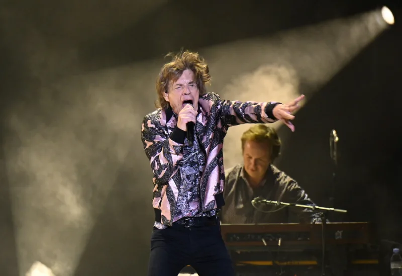 Ο Mick Jagger κατά την επίσκεψή του στο Μουσείο και τον αρχαιολογικό χώρο της Αρχαίας Ελεύθερνας στην Κρήτη.