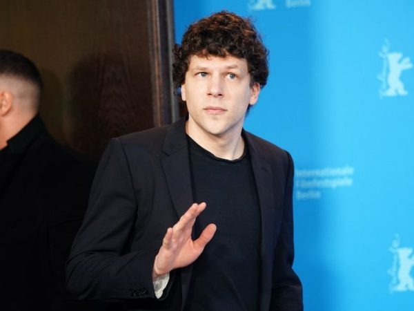 The Social Network: Ο Jesse Eisenberg μιλά για την αντικατάστασή του από τον Jeremy Strong