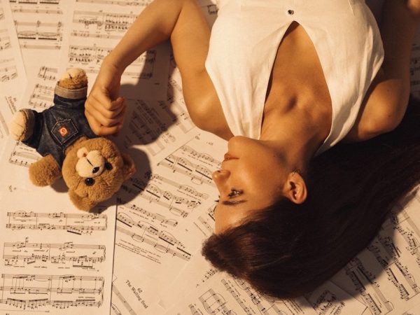 Θέατρο Nous – Creative space: “ΕΙΣΑΙ ΜΟΥΣΙΚΗ” του Δημήτρη Καρά