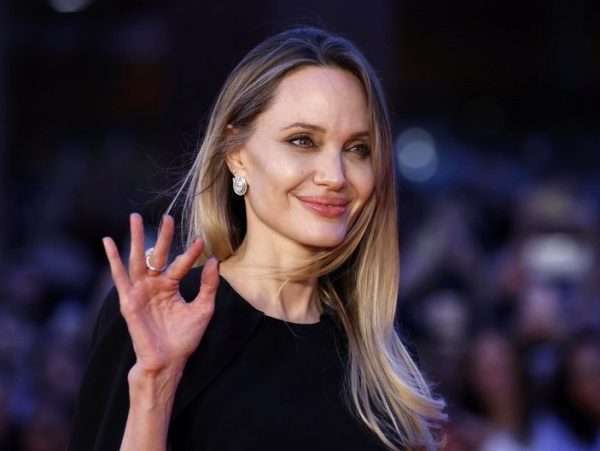 Συγκλονίζει η περιγραφή της Angelina Jolie από την επίσκεψή της στην εμπόλεμη ζώνη της Ουκρανίας