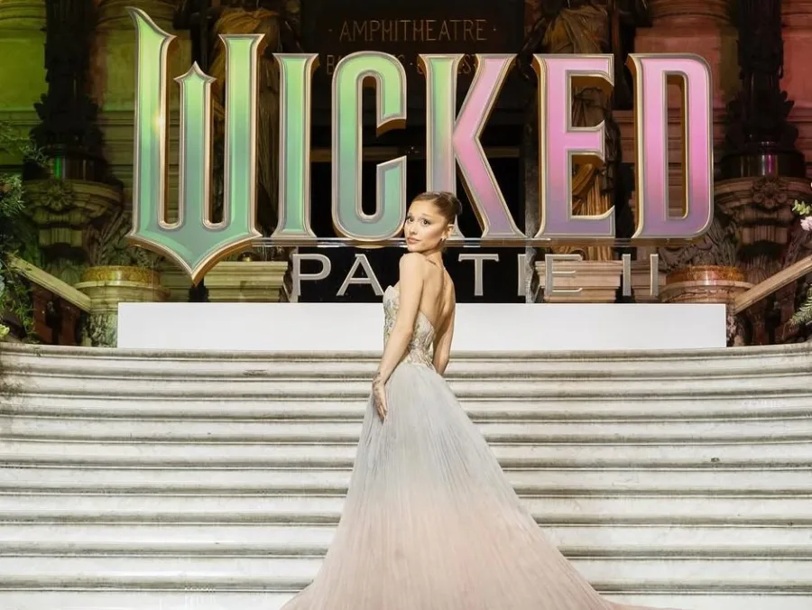 Η Ariana Grande σε φωτογραφία από το Instagram της, με αφορμή την είδηση ότι διαγνώστηκε θετική στον Covid.