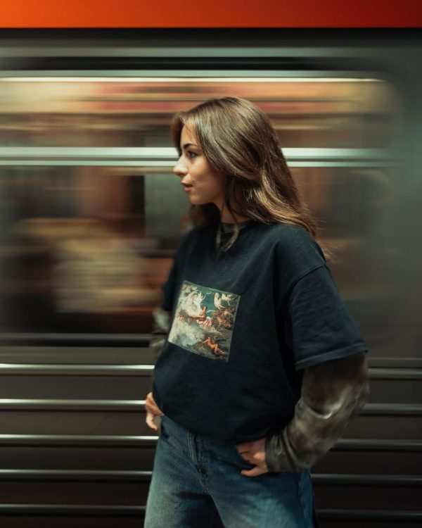 Η Billie Kark στη σκηνή του MadWalk 2025 by Three Cents.