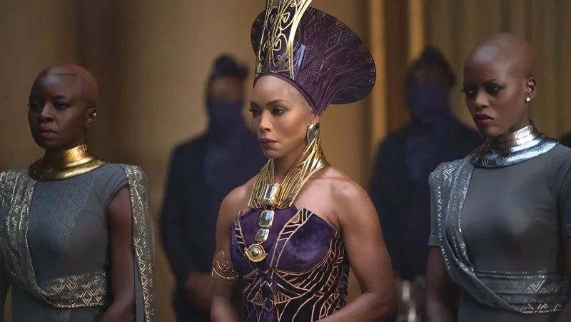 Οι Danai Gurira, Angela Bassett και Florence Kasumba στην ταινία Black Panther: Wakanda Forever της Marvel.
