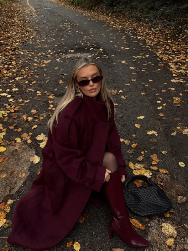 burgundy_outfit
