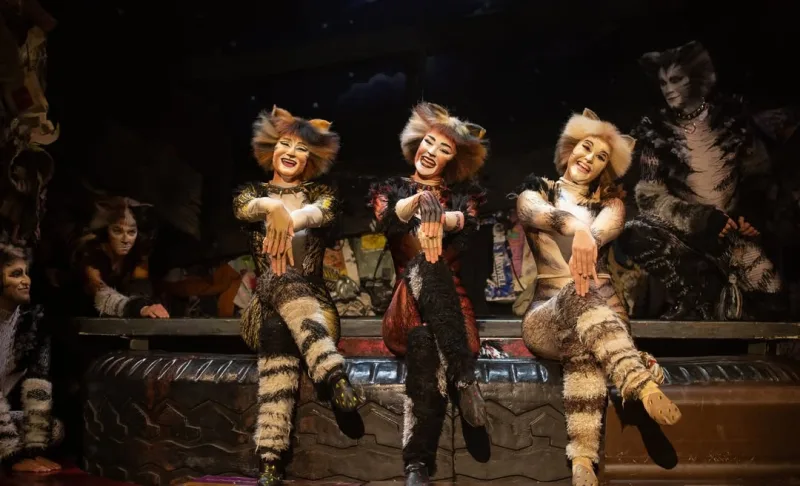 Το Mad.gr βρέθηκε στο θρυλικό «CATS» - Ένα μιούζικαλ γεμάτο μαγεία, συναίσθημα και λάμψη