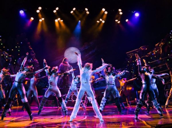 Το Mad.gr βρέθηκε στο θρυλικό «CATS» – Ένα μιούζικαλ γεμάτο μαγεία, συναίσθημα και λάμψη