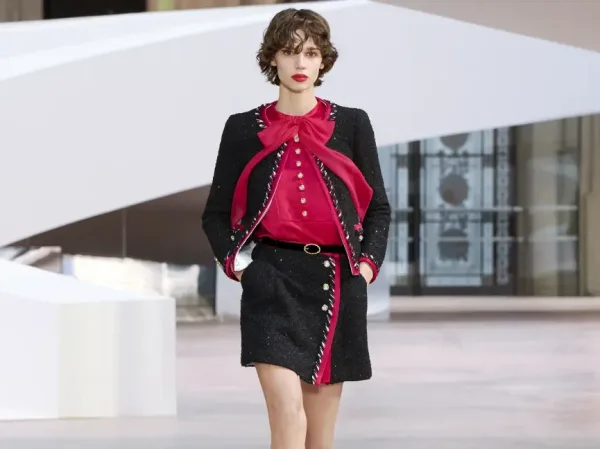 Οι catwalk-approved συνδυασμοί που θα σε πείσουν να φορέσεις το κόκκινο