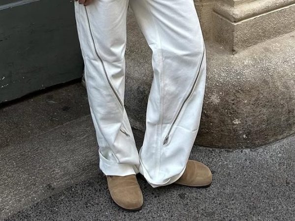 Τα clogs είναι το ugly shoe trend που θα λατρεύεις να μισείς – 5 σχέδια για να αγοράσεις