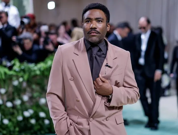Ο Donald Glover (Childish Gambino) σε φωτογραφία από το ΑΠΕ-ΜΠΕ για την είδηση σχετικά με την υγεία του.