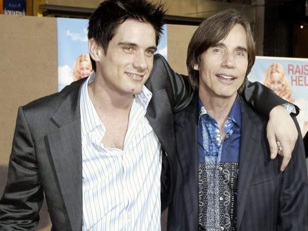 Ο Jackson Browne ανακοίνωσε τον θάνατο του γιου του Ethan Browne σε ηλικία 52 ετών