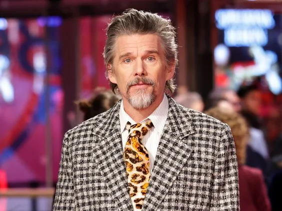 Ο ηθοποιός Ethan Hawke σε επίσημη εμφάνιση, με αφορμή τις δηλώσεις του για το διαζύγιο από την Uma Thurman.