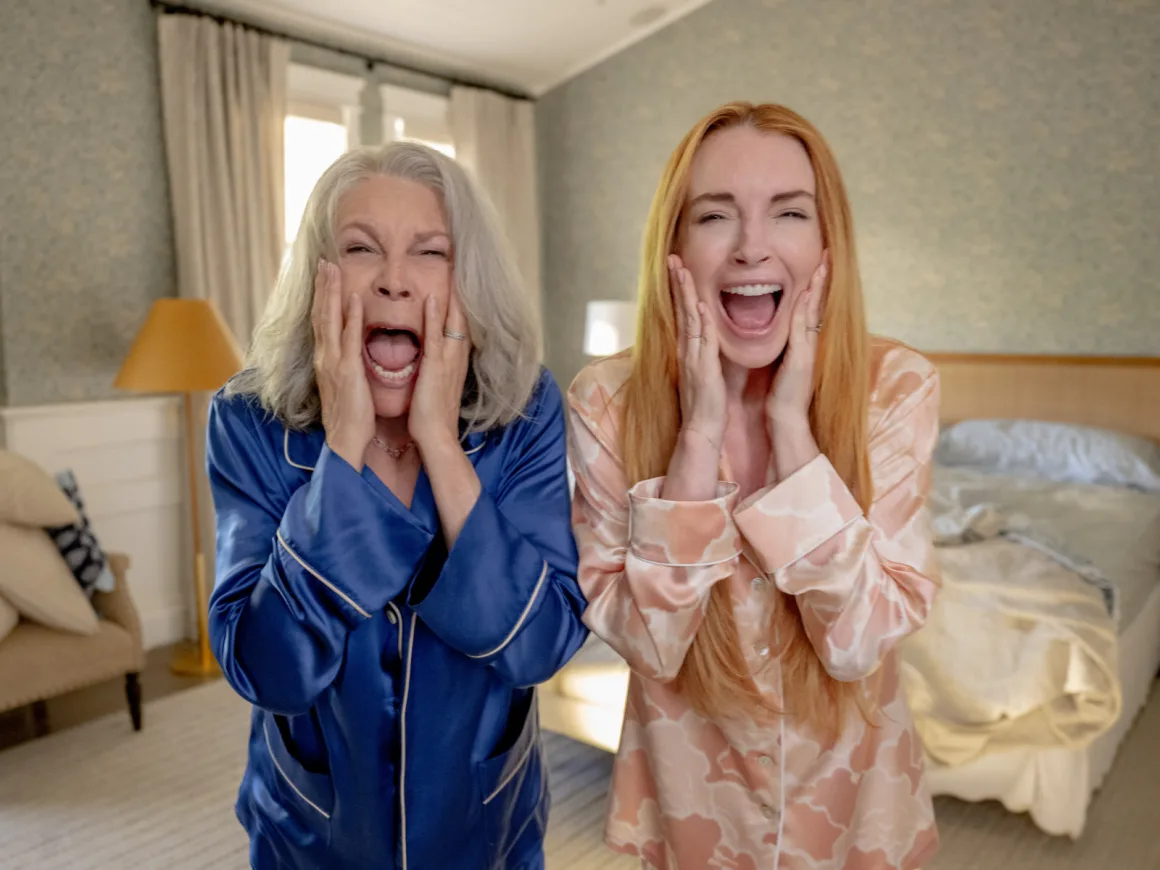 Jamie Lee Curtis & Lindsay Lohan Freaky Friday