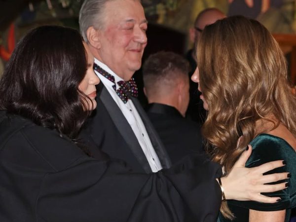 Η συγκινητική αγκαλιά της Kate Middleton με τη Jessie J για την κοινή τους μάχη με τον καρκίνο
