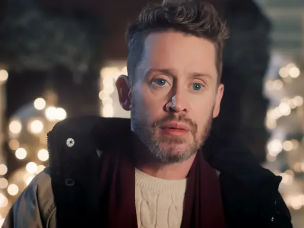 Ο Macaulay Culkin επιστρέφει στο ρόλο του Kevin 35 χρόνια μετά το Home Alone